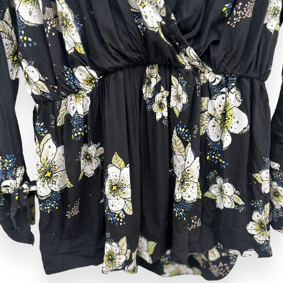 Free People Tuscan Dreams Floral Printed Romper Size Medium - Picture 9 of 9